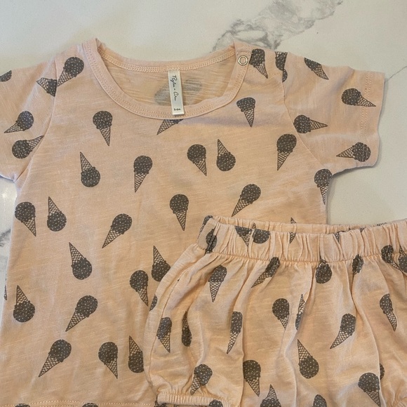 *SOLD* Rylee + Cru ice cream set - Picture 2 of 3